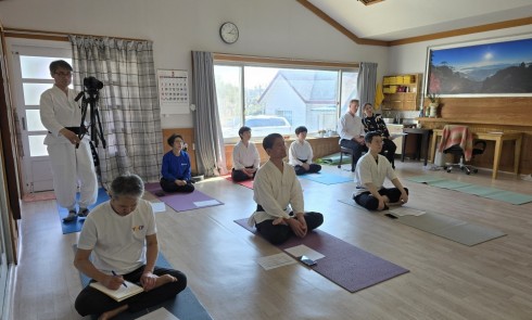 Conducting the <Kukseon> course during the April workshop.